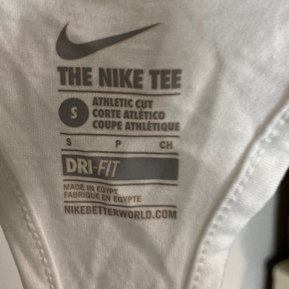 🌷Motivational Nike tank top! - Picture 4 of 7